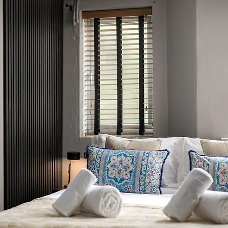 New Stylish & Cosy-2bed-basement-central Flat-by Fabaccommodation *